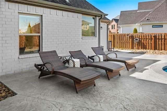 2807 Cobbler Place, Rogers, AR 72758