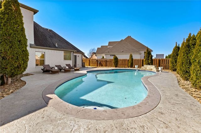 2807 Cobbler Place, Rogers, AR 72758