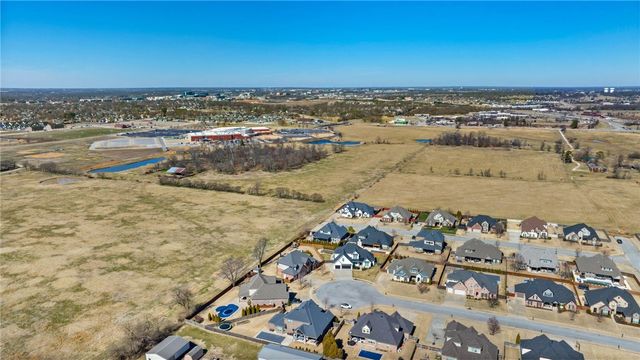 2807 Cobbler Place, Rogers, AR 72758