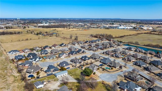 2807 Cobbler Place, Rogers, AR 72758