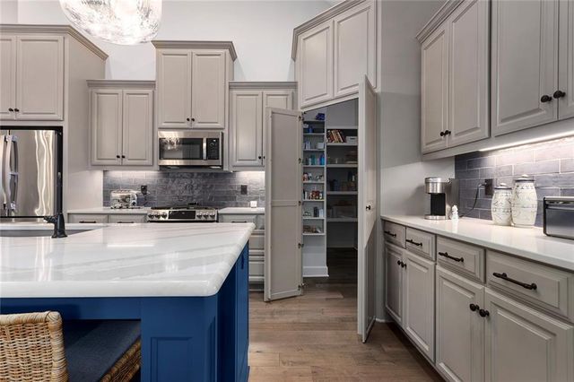 12904 W 169th Street, Overland Park, KS 66221