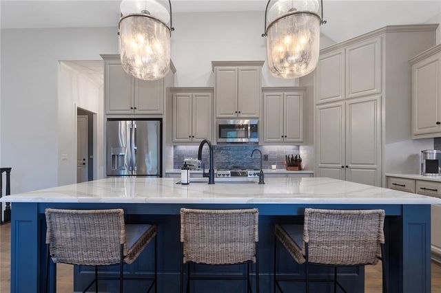 12904 W 169th Street, Overland Park, KS 66221
