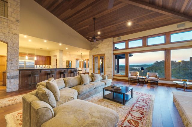 27426 Waterfall Hill PKWY, Spicewood, TX 78669