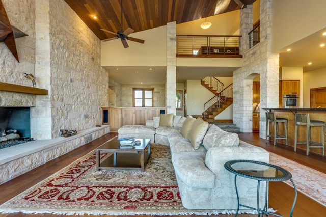 27426 Waterfall Hill PKWY, Spicewood, TX 78669