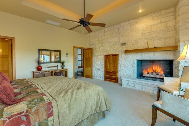 27426 Waterfall Hill PKWY, Spicewood, TX 78669