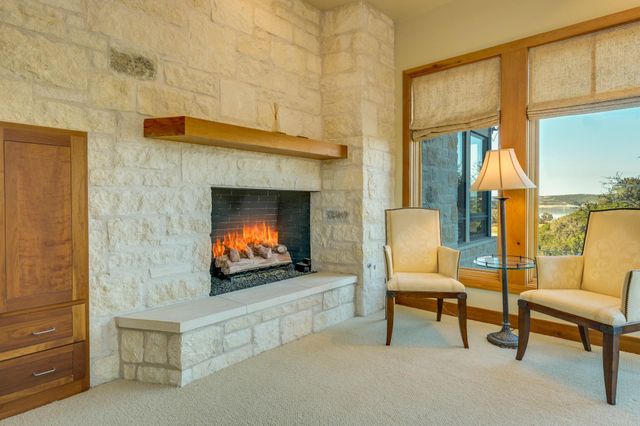 27426 Waterfall Hill PKWY, Spicewood, TX 78669