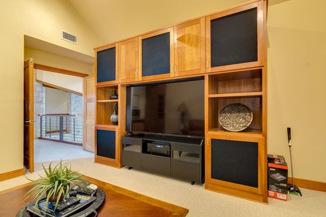 27426 Waterfall Hill PKWY, Spicewood, TX 78669