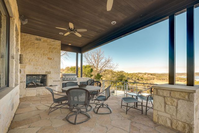 27426 Waterfall Hill PKWY, Spicewood, TX 78669