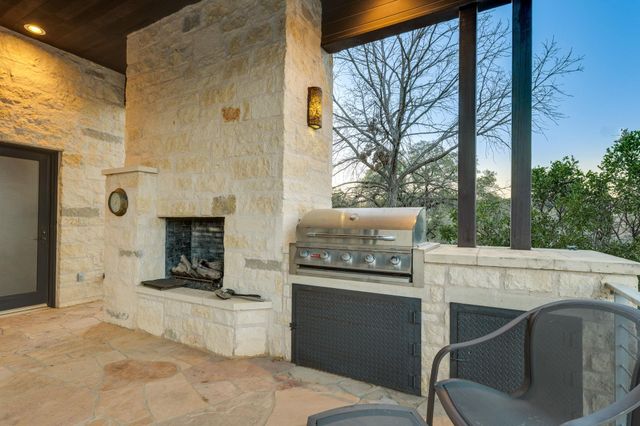 27426 Waterfall Hill PKWY, Spicewood, TX 78669