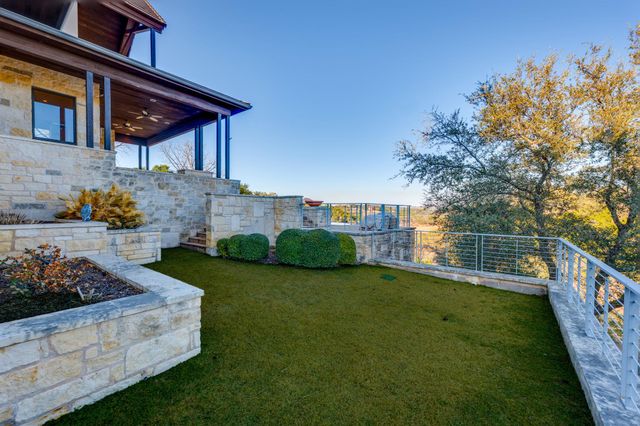 27426 Waterfall Hill PKWY, Spicewood, TX 78669