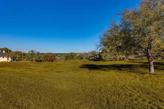 27426 Waterfall Hill PKWY, Spicewood, TX 78669