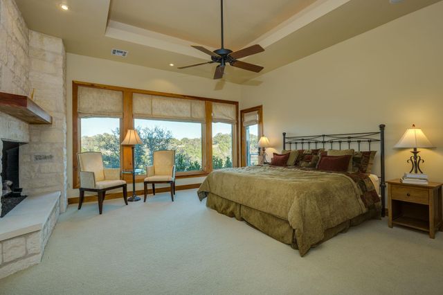 27426 Waterfall Hill PKWY, Spicewood, TX 78669