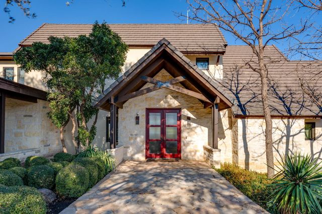 27426 Waterfall Hill PKWY, Spicewood, TX 78669