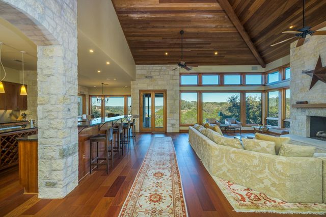 27426 Waterfall Hill PKWY, Spicewood, TX 78669