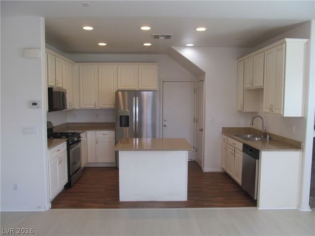 717 Calamus Palm Place, Henderson, NV 89011