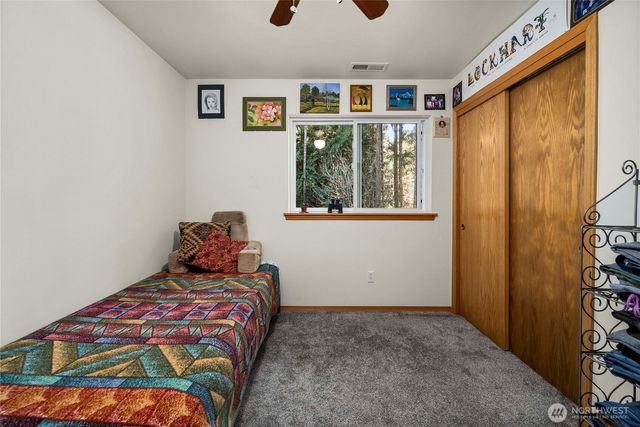 161 N Duckabush Loop, Hoodsport, WA 98548