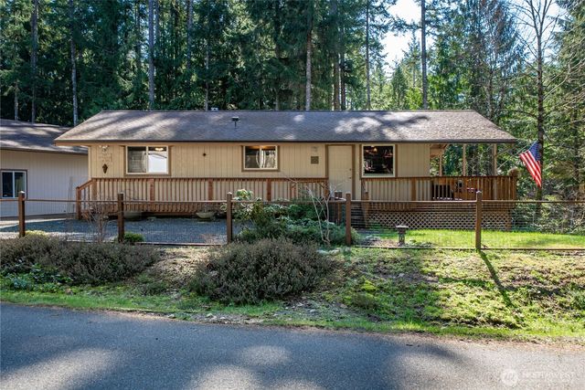 161 N Duckabush Loop, Hoodsport, WA 98548