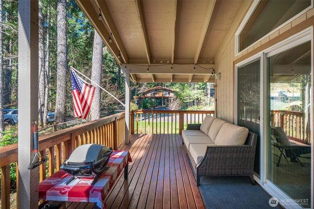 161 N Duckabush Loop, Hoodsport, WA 98548