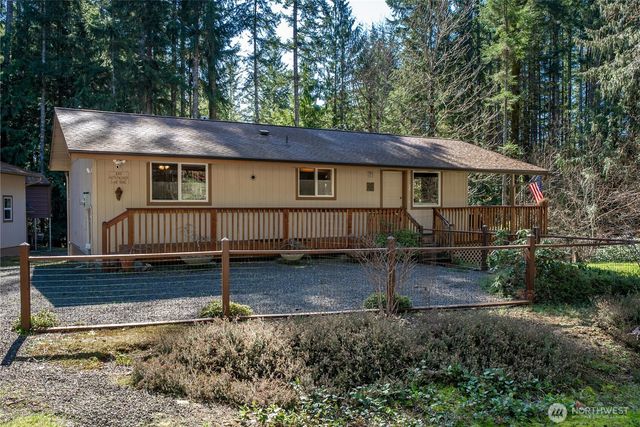 161 N Duckabush Loop, Hoodsport, WA 98548