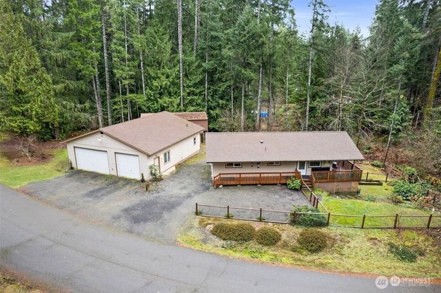 161 N Duckabush Loop, Hoodsport, WA 98548