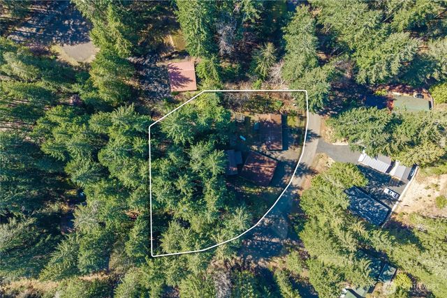 161 N Duckabush Loop, Hoodsport, WA 98548