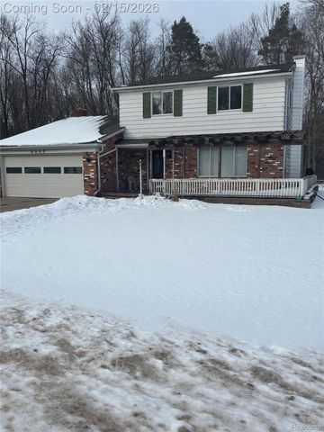 6099 Brookwood Drive, Burton, MI 48509