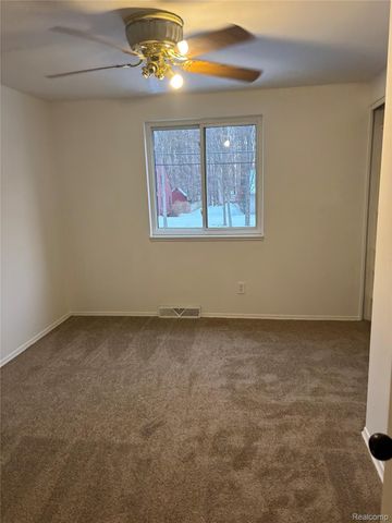 6099 Brookwood Drive, Burton, MI 48509