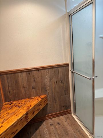 6099 Brookwood Drive, Burton, MI 48509