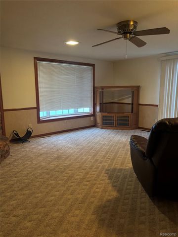 6099 Brookwood Drive, Burton, MI 48509