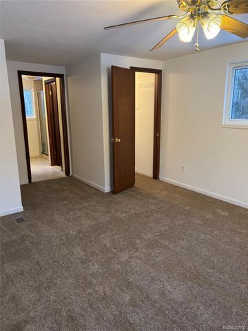 6099 Brookwood Drive, Burton, MI 48509