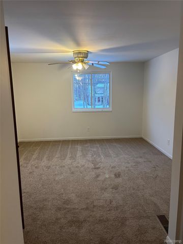 6099 Brookwood Drive, Burton, MI 48509