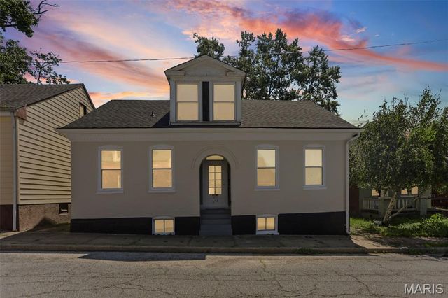 312 S Jackson Street, Belleville, IL 62220