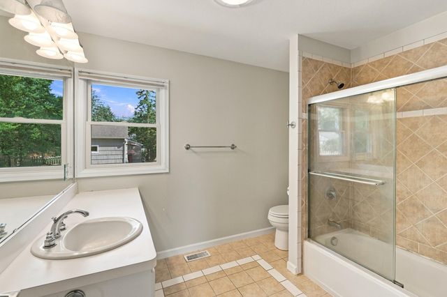601 6th Avenue S, Hopkins, MN 55343