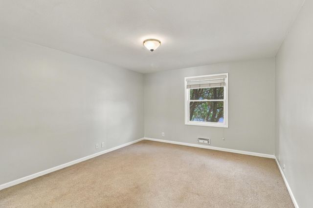 601 6th Avenue S, Hopkins, MN 55343