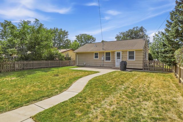 601 6th Avenue S, Hopkins, MN 55343