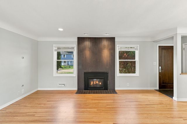 601 6th Avenue S, Hopkins, MN 55343
