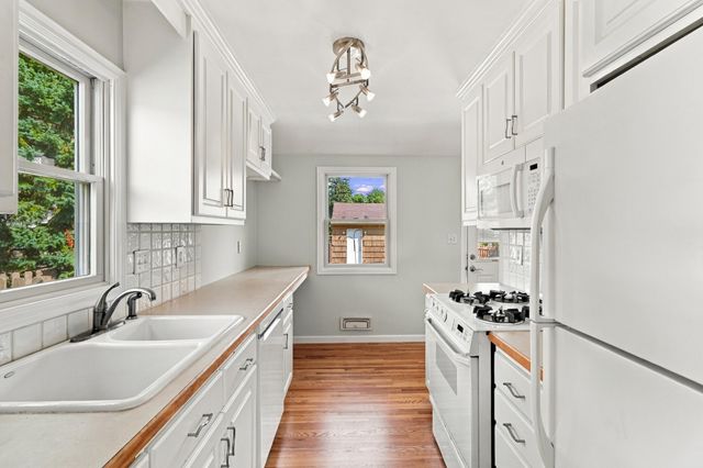 601 6th Avenue S, Hopkins, MN 55343