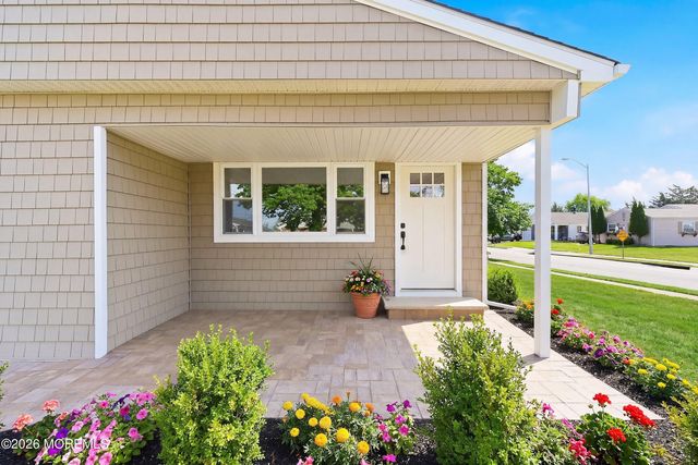 139 Torrey Pines Drive, Toms River, NJ 08757