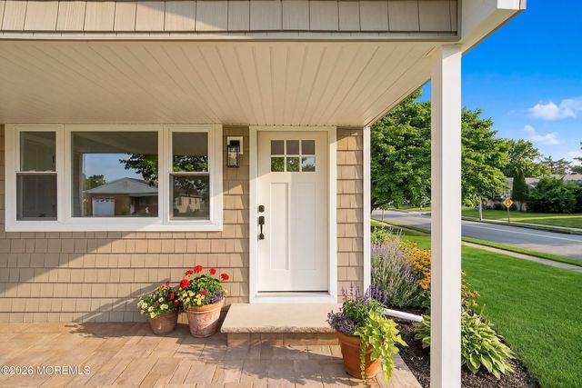 139 Torrey Pines Drive, Toms River, NJ 08757