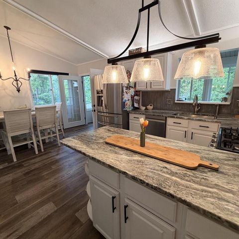 N2436 Shore View DRIVE, Lake Geneva, WI 53147
