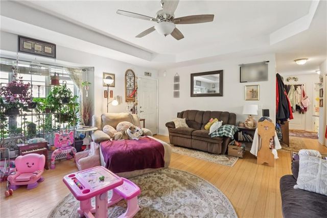 720 Burlington Road, Warrensburg, MO 64093