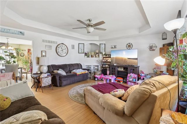 720 Burlington Road, Warrensburg, MO 64093