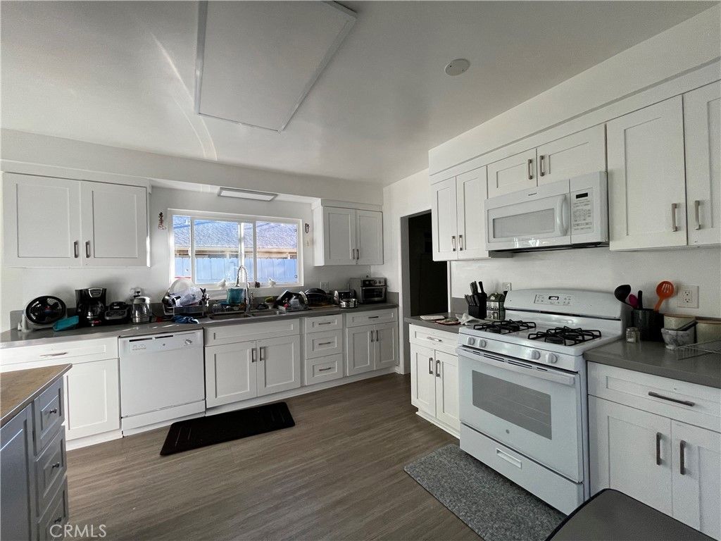 18724 Chase, Northridge, CA 91324 — photo 4