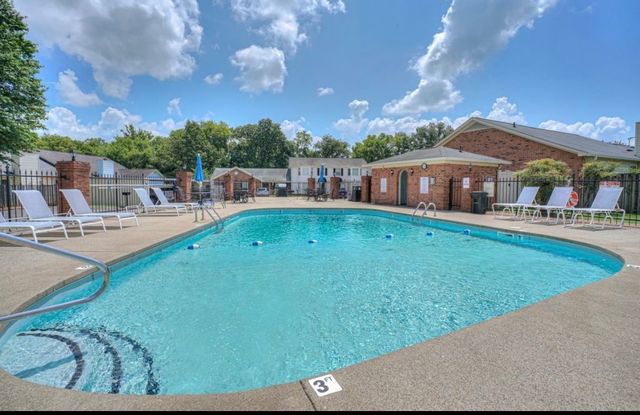 2123 River Chase Dr, Murfreesboro, TN 37128