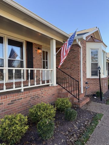 2123 River Chase Dr, Murfreesboro, TN 37128