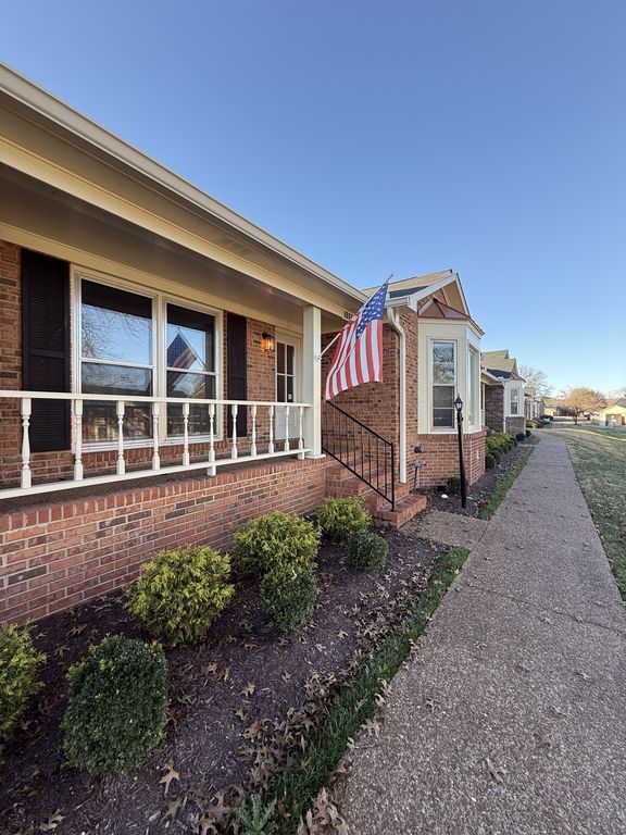 2123 River Chase Dr, Murfreesboro, TN 37128