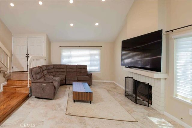1452 GRANADA AVENUE, Corona, CA 92878