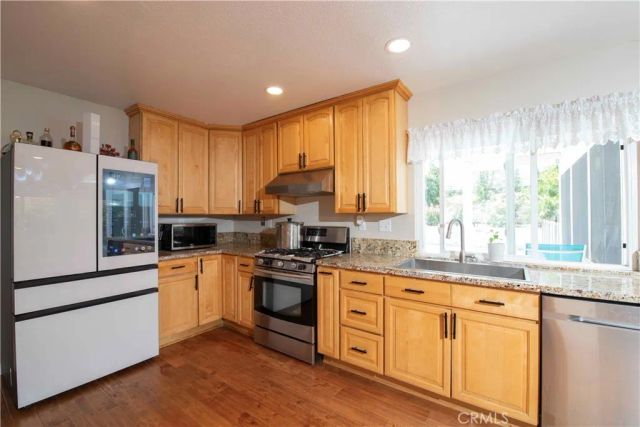 1452 GRANADA AVENUE, Corona, CA 92878