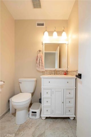 1452 GRANADA AVENUE, Corona, CA 92878