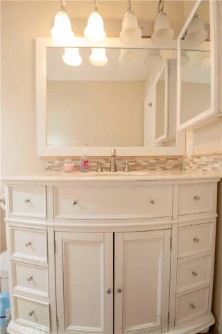 1452 GRANADA AVENUE, Corona, CA 92878